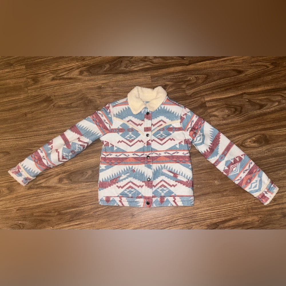 Wrangler Women's Retro Jacquard Print Sherpa Lined Jacket Size: Small